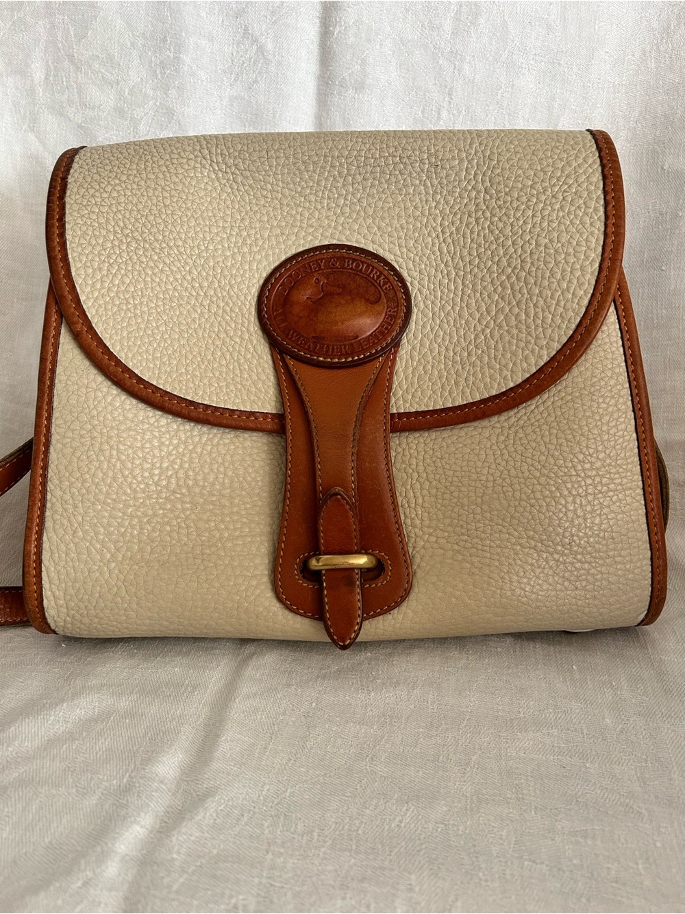 90’s Vintage Dooney and Burke | All Weather Leather Essex Crossbody Bag | Cream - Picture 3 of 11